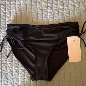 NWT Athleta Full Scrunch Bottom in Sz S